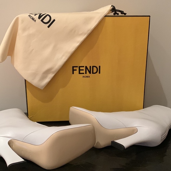 FENDI FFREEDOM CALF LEATHER 105 BOOTIES IN WHITE WITH CONTOURED HEEL SIZE 8 1/2 - Picture 14 of 15